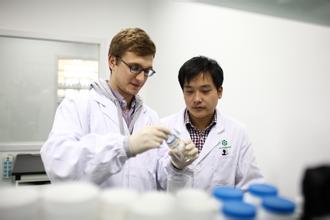 13家医药企业上榜2015全球500强，国药营收2480亿跃升81位