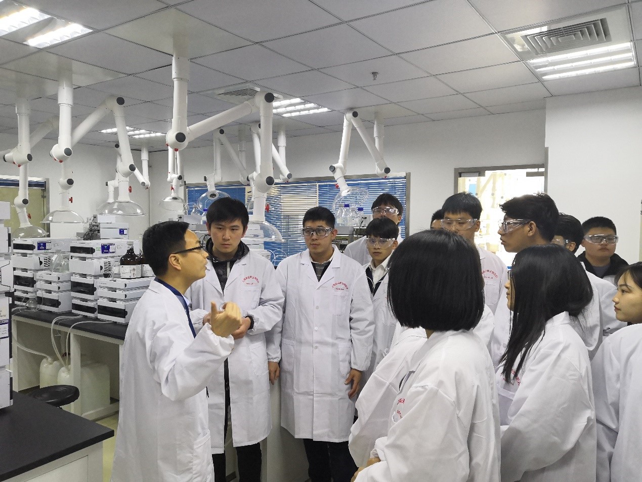 走进不朽情缘mg官网，与学子共话成长