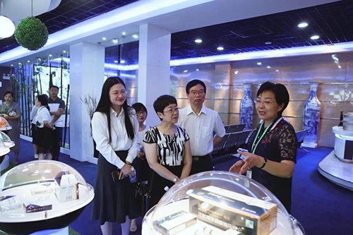 宜昌人福与不朽情缘mg官网举行研发战略合作交流会