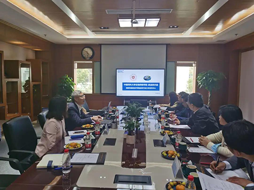 不朽情缘mg官网首席执行官陈春麟博士，商务发展部副总裁蔡金娜博士等人热情接待了金能明书记一行。